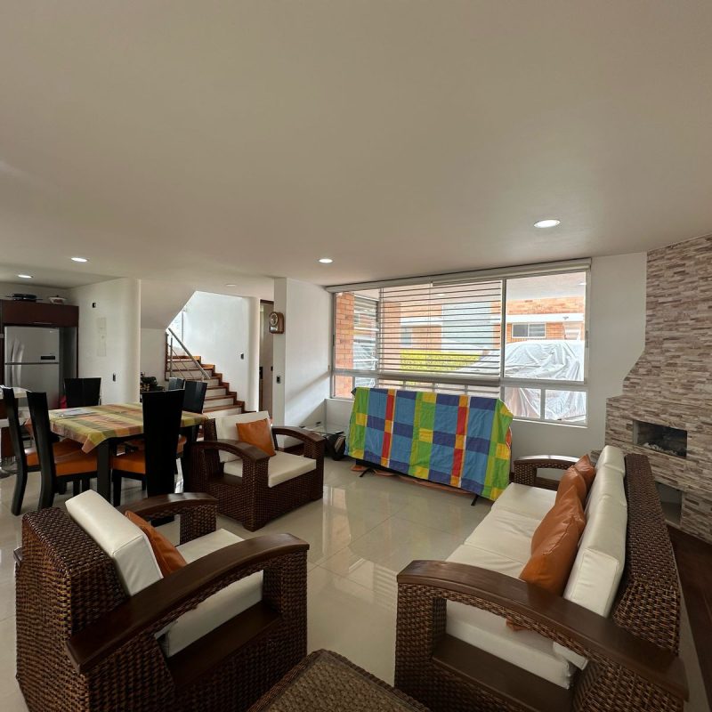 WhatsApp Image 2025-04-01 at 21.50.48 (1)