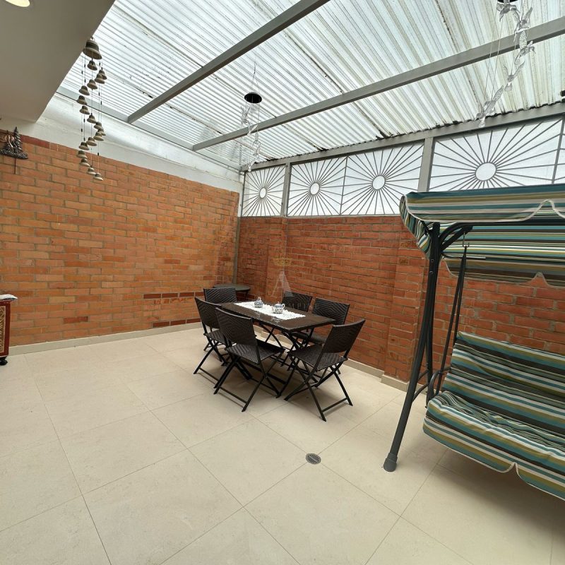 WhatsApp Image 2025-04-01 at 21.50.49 (1)