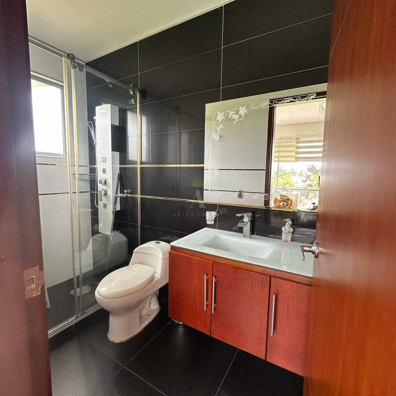 WhatsApp Image 2025-04-01 at 21.50.54 (1)