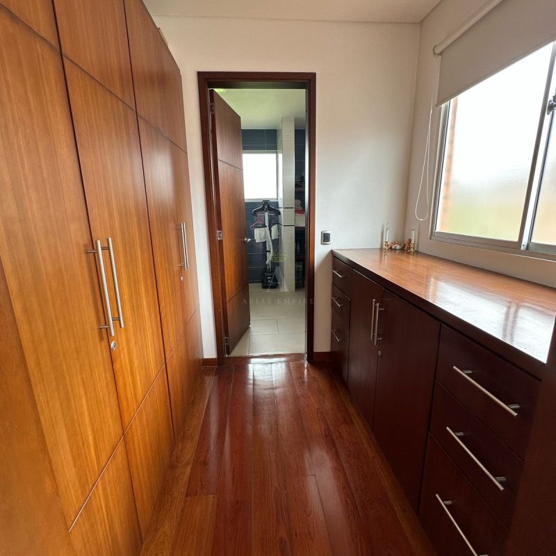 WhatsApp Image 2025-04-01 at 21.51.00