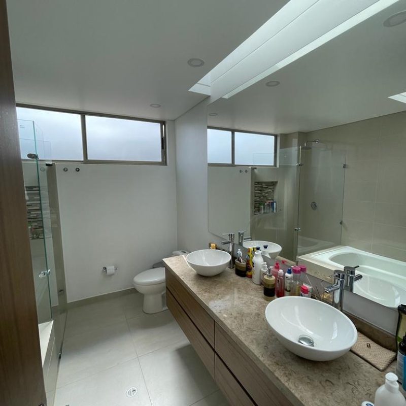 WhatsApp Image 2025-05-06 at 09.43.35