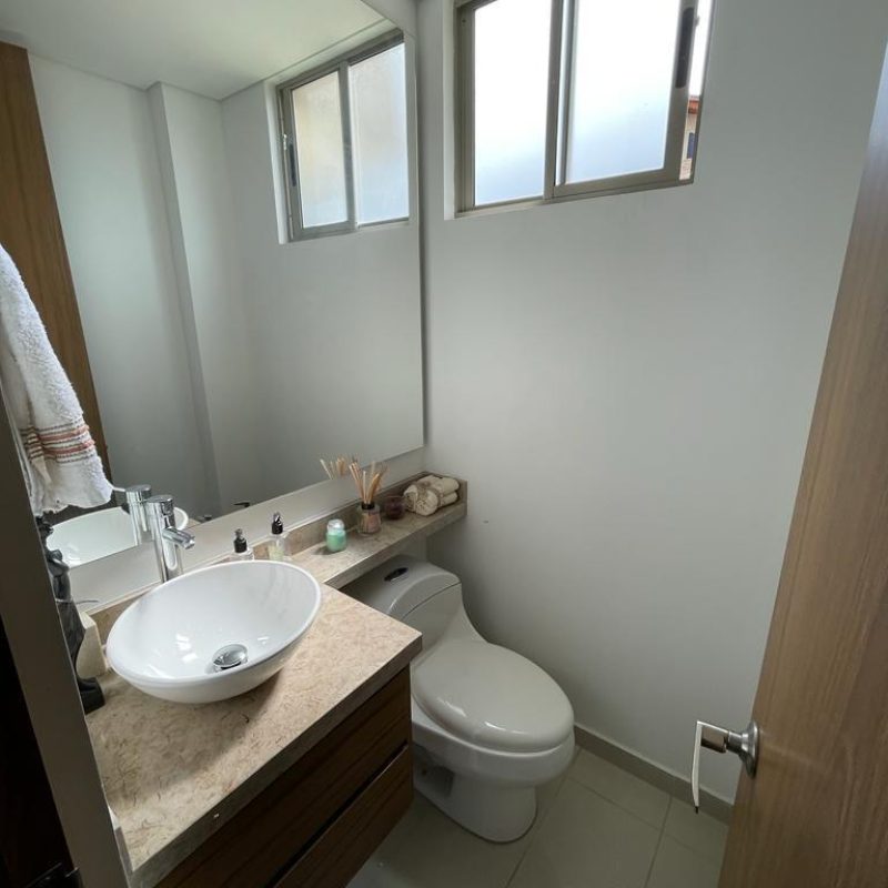 WhatsApp Image 2025-05-06 at 09.43.41 (2)