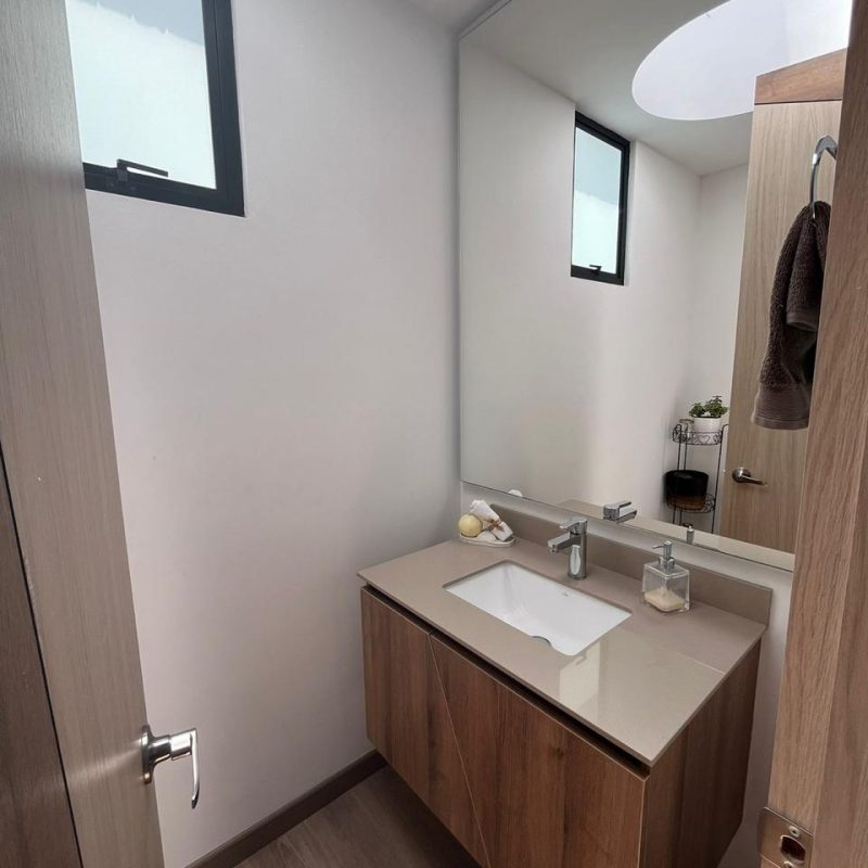 WhatsApp Image 2025-05-19 at 12.34.32