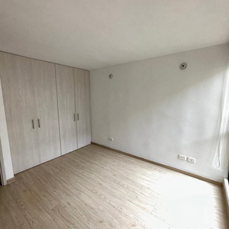 WhatsApp Image 2025-10-08 at 20.32.59 (10)