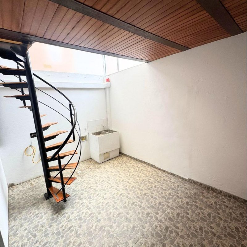 WhatsApp Image 2025-10-16 at 14.53.52 (4)