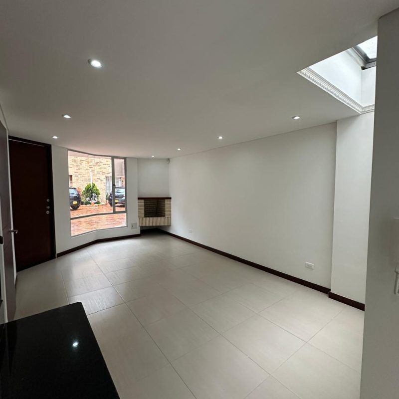 WhatsApp Image 2025-10-27 at 09.21.15 (1)