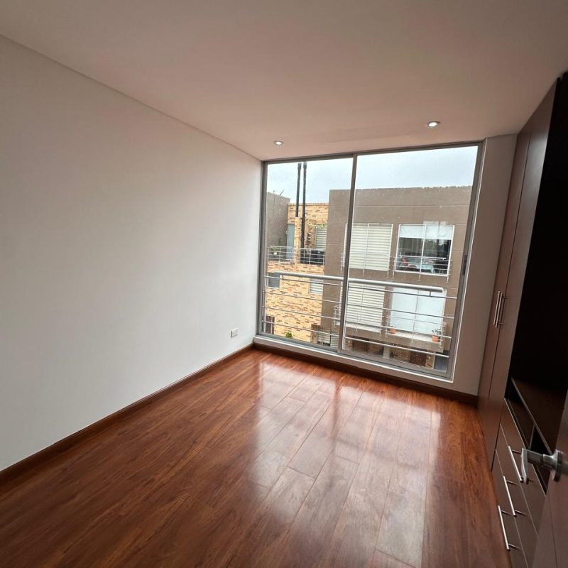 WhatsApp Image 2025-10-27 at 09.21.15 (14)