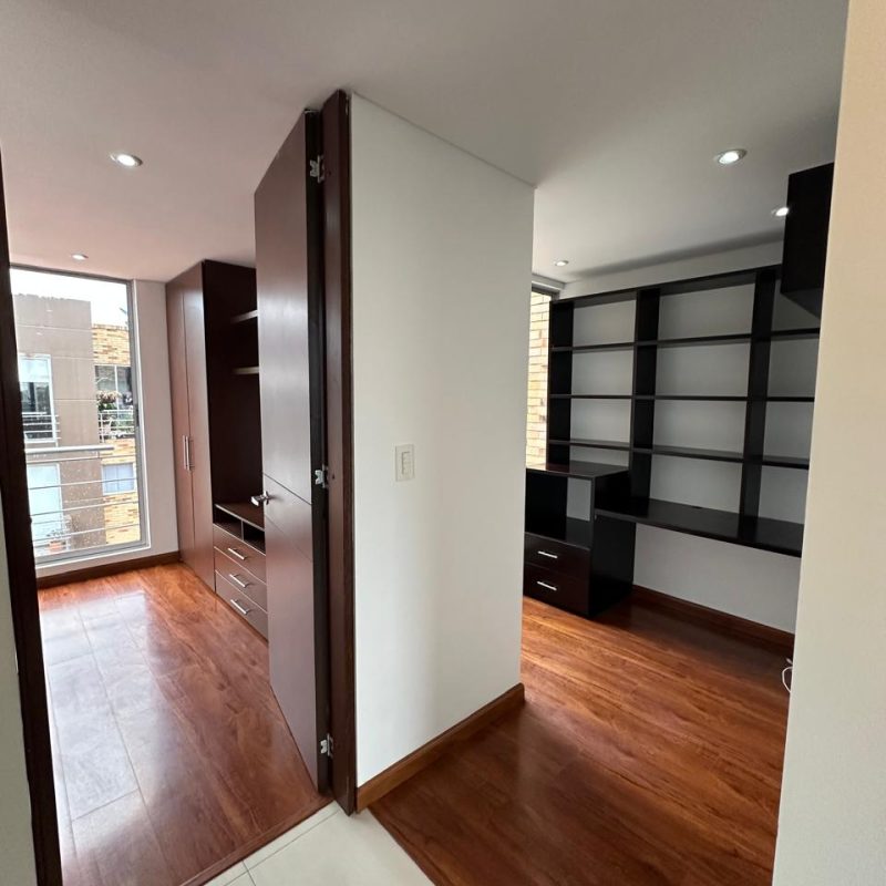 WhatsApp Image 2025-10-27 at 09.21.15 (16)