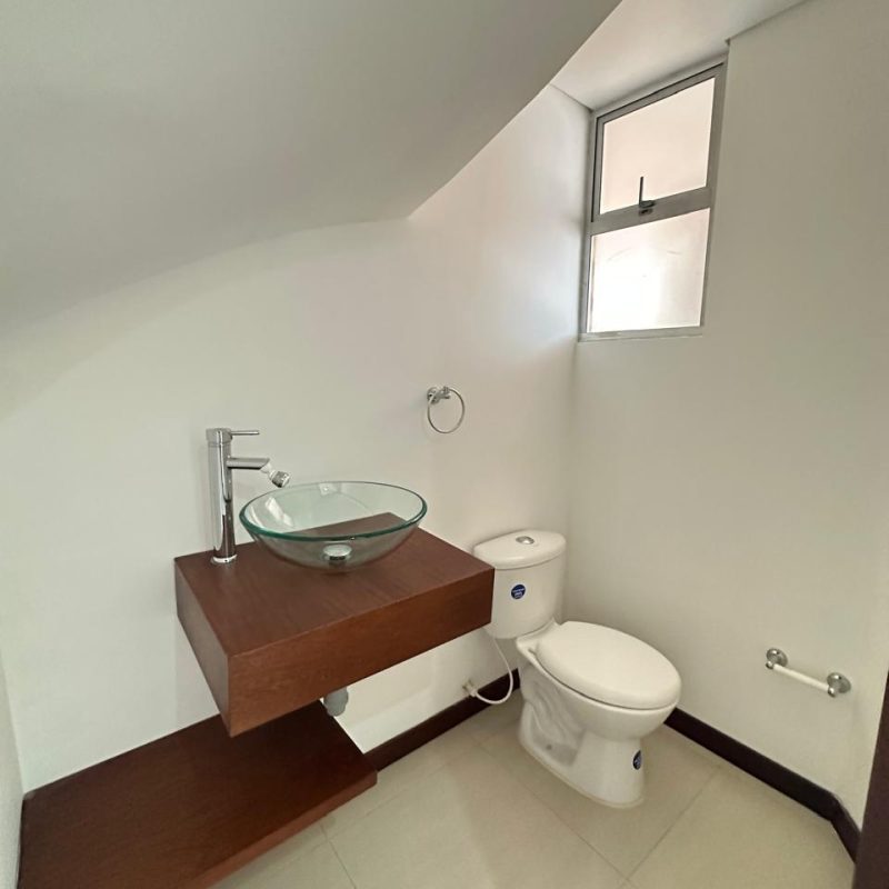 WhatsApp Image 2025-10-27 at 09.21.16 (1)