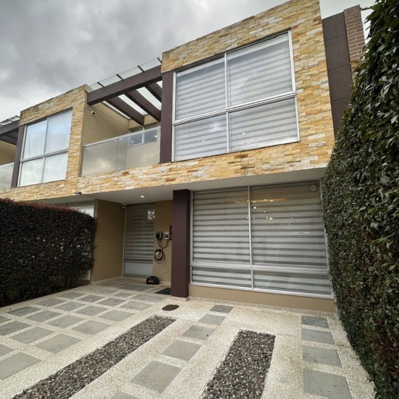 WhatsApp Image 2025-11-26 at 20.51.04